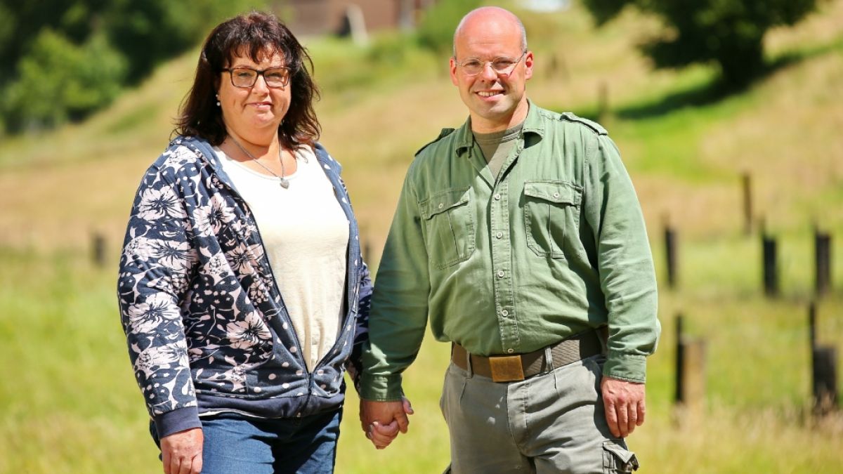 Zwischen "Bauer sucht Frau"-Kandidatin Cornelia (50) und Landwirt Bernd-Udo (41) hat es schwer gefunkt. (Foto)