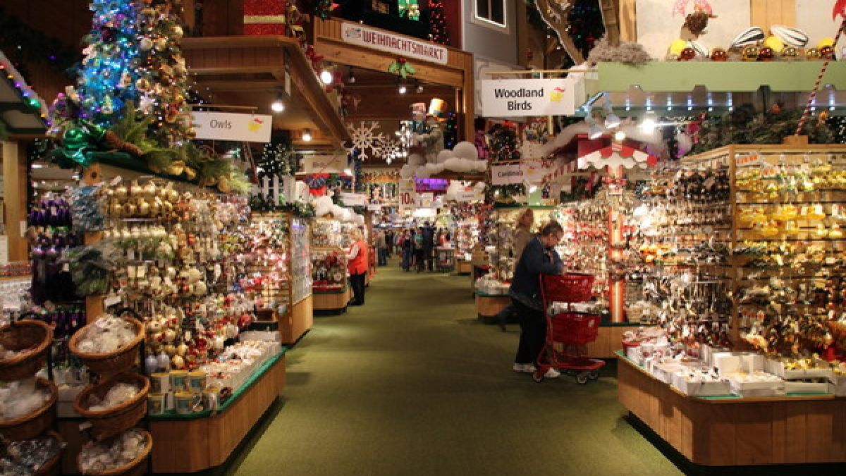 Auf 8000 Quadratmetern können die Kunden Weihnachtsdeko shoppen. (Foto)