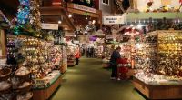Auf 8000 Quadratmetern können die Kunden Weihnachtsdeko shoppen.