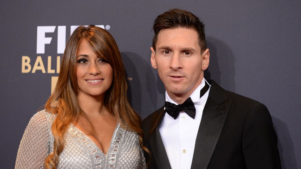 Messi mit seiner Antonella bei der Wahl zum Weltfußballer 2015. (Foto)