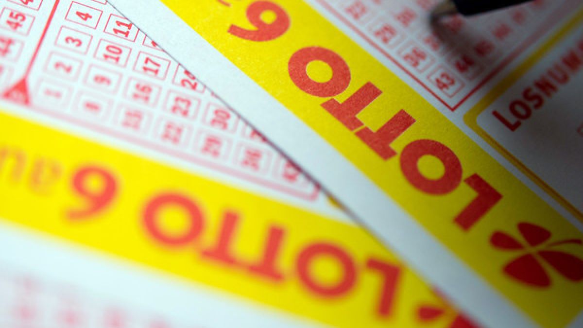 Informationen zu den aktuellen Lottozahlen im Lotto am Samstag, Ziehung der Lotto-Gewinnzahlen bei 6 aus 49, Spiel 77 und Super 6. (Foto)