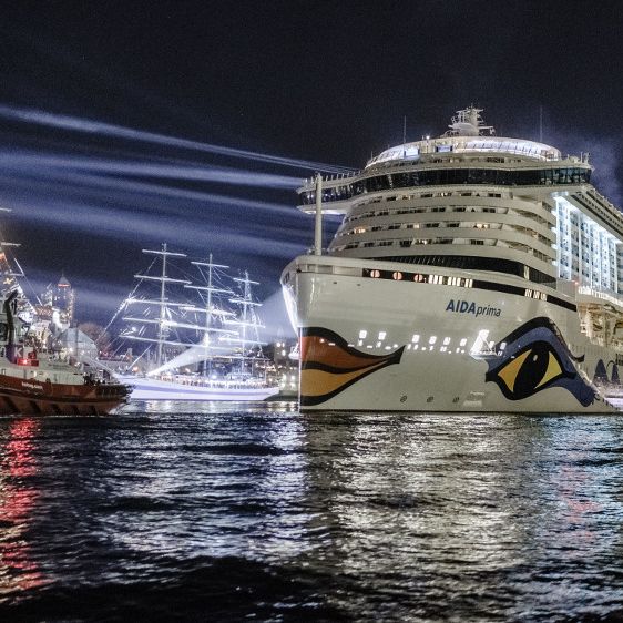 Wellen treffen "Aida"-Kreuzfahrtschiff! Mehrere Verletzte Wellen treffen "Aida"-Kreuzfahrtschiff! Mehrere Verletzte (Foto)