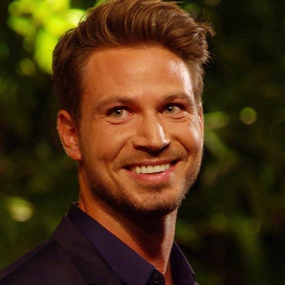 Zwischen Fußball und Model-Karriere: So tickt er privat Zwischen Fußball und Model-Karriere: So tickt er privat (Foto)