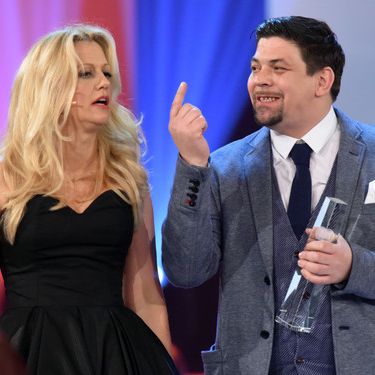 Tim Mälzer bezeichnet Schöneberger als "Tittending" Tim Mälzer bezeichnet Schöneberger als "Tittending" (Foto)