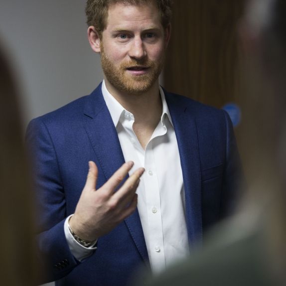 Alles vorbei? Harry gelangweilt von seiner Freundin? Alles vorbei? Harry gelangweilt von seiner Freundin? (Foto)