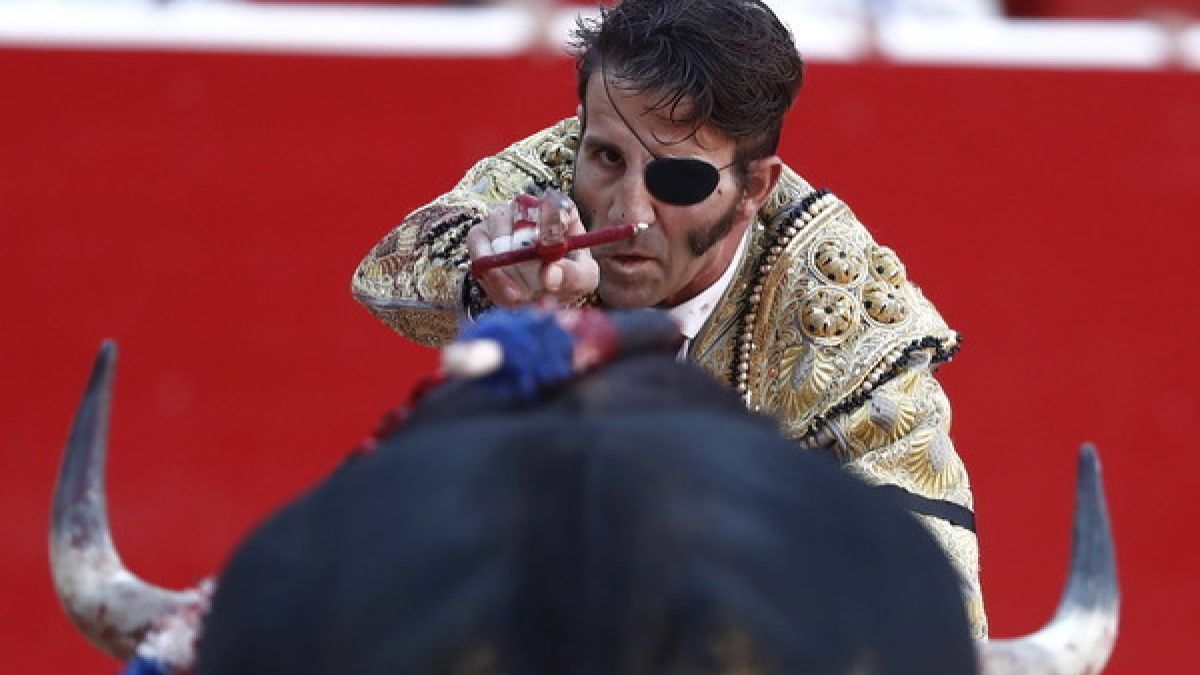 Torero José Padilla, hier bei einem Stierkampf im Juli 2016, wurde bei einem Schaukampf in Valencia von einem Stier gerammt und schwer verletzt. (Foto)