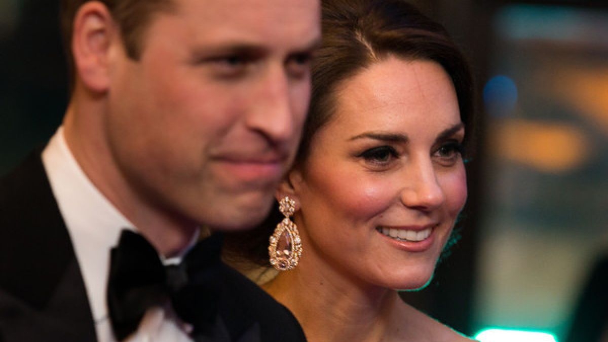 Herzogin Kate und ihr Ehemann Prinz William gelten als faul und öffentlichkeitsscheu - sogar die Queen mit ihren 90 Jahren ackert mehr als die jungen Royals. (Foto)