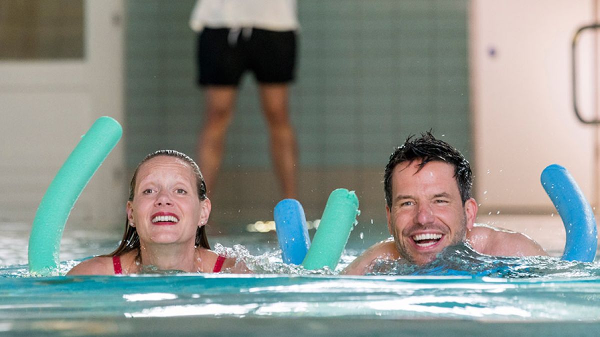 Katrin Busche (Anna Schudt) kann nicht schwimmen. Doch das ist leider nicht ihr einziges Problem. (Foto)