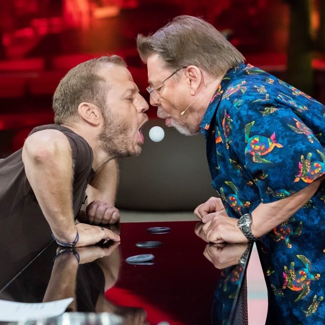 Mario Barth verar***t Jürgen von der Lippe Mario Barth verar***t Jürgen von der Lippe (Foto)