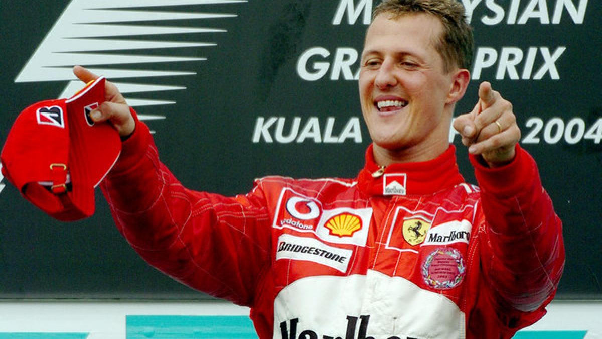 Von Formel-1-Rekordweltmeister Michael Schumacher wird es nie wieder aktuelle Fotos geben - das behauptet zumindest der Fotograf Michel Comte, der zu Schumis engsten Freunden gehört. (Foto)