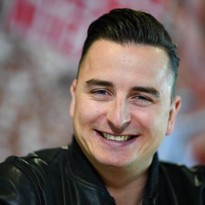 Sarah-Denise Fink - SIE ist sein bestes Pferd im Stall Sarah-Denise Fink - SIE ist sein bestes Pferd im Stall (Foto)