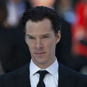 Cumberbatch ging nach seinem Schulabschluss nach Indien, um dort in einem Kloster Englisch zu unterrichten.