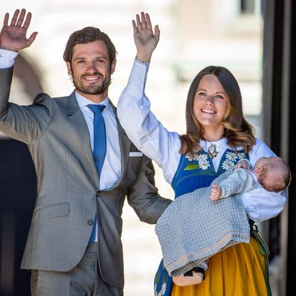 Prinz Carl Philip von Schweden mit seiner Ehefrau Prinzessin Sofia bei der Taufe ihres Sohns Prinz Alexander. Prinz Carl Philip von Schweden mit seiner Ehefrau Prinzessin Sofia bei der Taufe ihres Sohns Prinz Alexander.