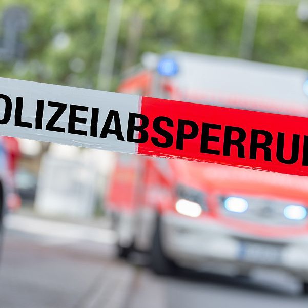 Mutter tötet behinderten Sohn und begeht Selbstmord Mutter tötet behinderten Sohn und begeht Selbstmord (Foto)