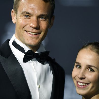 So abgeschottet feierte der Weltmeister mit Nina Weiss Hochzeit So abgeschottet feierte der Weltmeister mit Nina Weiss Hochzeit (Foto)