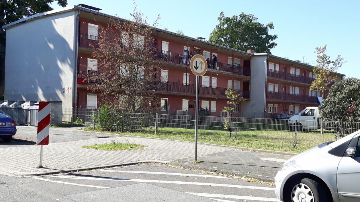 Die sogenannten "Benz-Baracken" im Mannheimer Stadtteil Waldhof sind seit Jahrzehnten ein sozialer Brennpunkt der Stadt. (Foto)