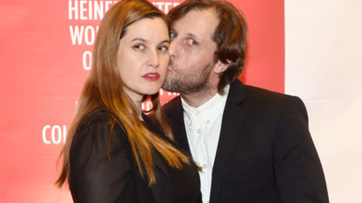 Schauspieler Oliver Korittke ist mit der Schauspielerin und Künstlerin Mirijam Verena Jeremic liiert und hat mit ihr eine Tochter namens Frida. (Foto)