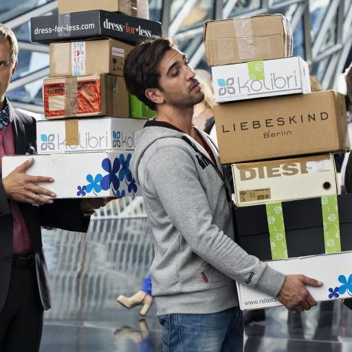 Endlich Ruhe vor den Frauen! Elyas M'Barek verkrümelt sich Endlich Ruhe vor den Frauen! Elyas M'Barek verkrümelt sich (Foto)