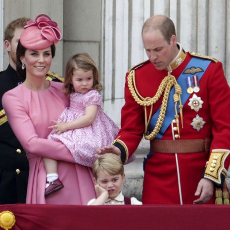 Grübchen, Nase, Augen! Von wem Prinzessin Charlotte das wohl hat? Grübchen, Nase, Augen! Von wem Prinzessin Charlotte das wohl hat? (Foto)