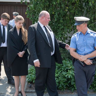 Familienstreit zwischen Witwe und Sohn gerät aus dem Ruder Familienstreit zwischen Witwe und Sohn gerät aus dem Ruder (Foto)
