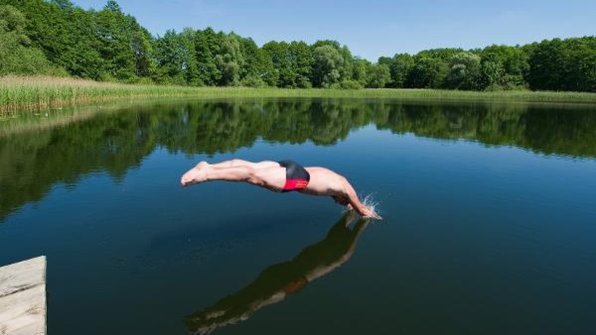 Ein Kopfsprung ins kalte Wasser ist gefährlich? (Foto)