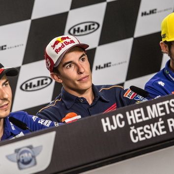 Valentino Rossi gewinnt Regen-Thriller der MotoGP - Folger stürzt Valentino Rossi gewinnt Regen-Thriller der MotoGP - Folger stürzt (Foto)