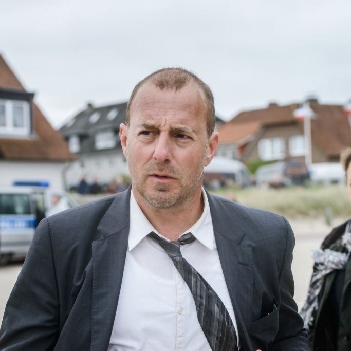 Leichenfund am Strand schockt Polizistin Hella Leichenfund am Strand schockt Polizistin Hella (Foto)