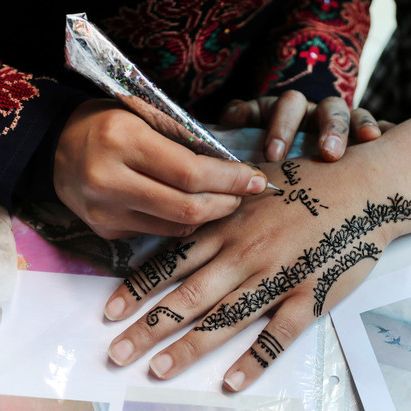 Kleines Mädchen (7) mit Horror-Verbrennungen nach Urlaubs-Tattoo Kleines Mädchen (7) mit Horror-Verbrennungen nach Urlaubs-Tattoo (Foto)