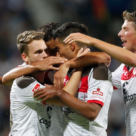 FC St. Pauli  gewinnt gegen Rostock klar