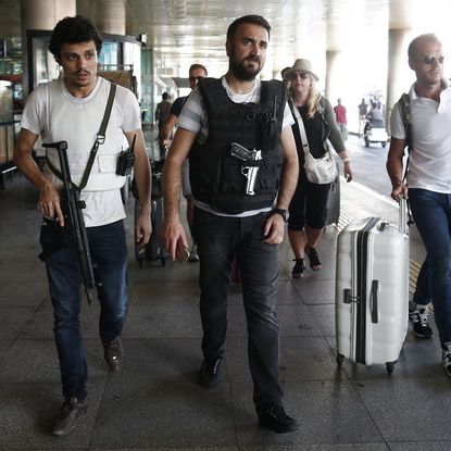 Deutscher Türkei-Urlauber 3 Tage im Arrest festgehalten Deutscher Türkei-Urlauber 3 Tage im Arrest festgehalten (Foto)