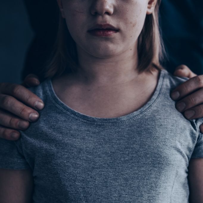 Kinderschänder lockt Mädchen mit Instagram in Sex-Falle