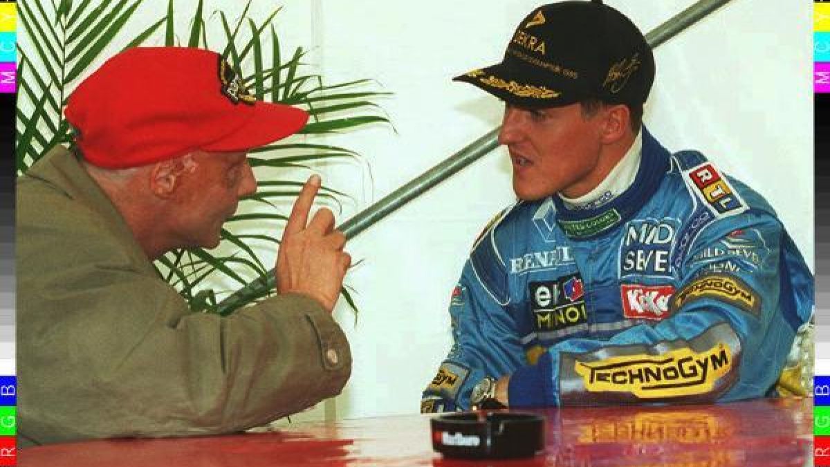 Michael Schumacher und Niki Lauda im Gespräch. (Foto)