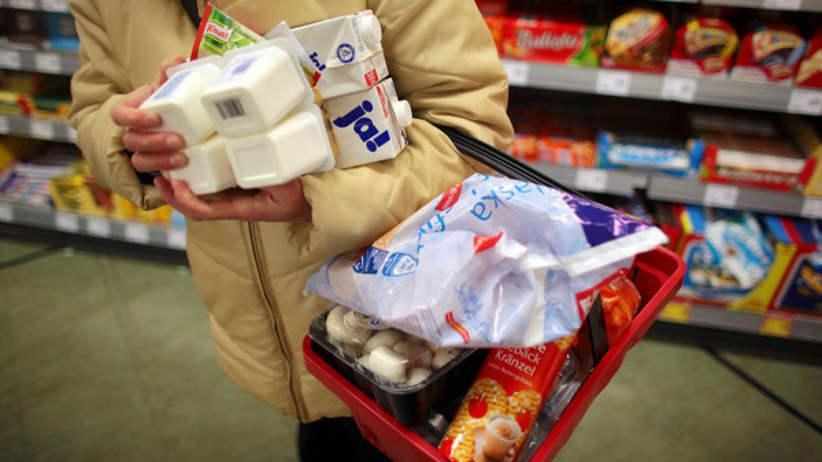 Nach der bundesweiten Giftdrohung in Supermärkten geht bei Verbrauchern die Angst um (Symbolbild). (Foto)