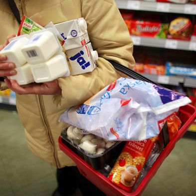 Woran erkennt man vergiftete Lebensmittel im Supermarkt?