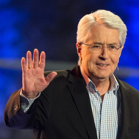 Seine Hände zittern! Hat die TV-Legende Parkinson? Seine Hände zittern! Hat die TV-Legende Parkinson? (Foto)