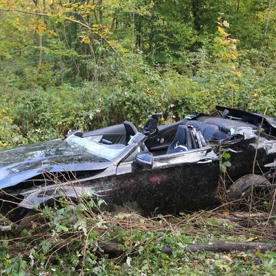 Auto bei Horror-Crash zerfetzt - 2 Tote