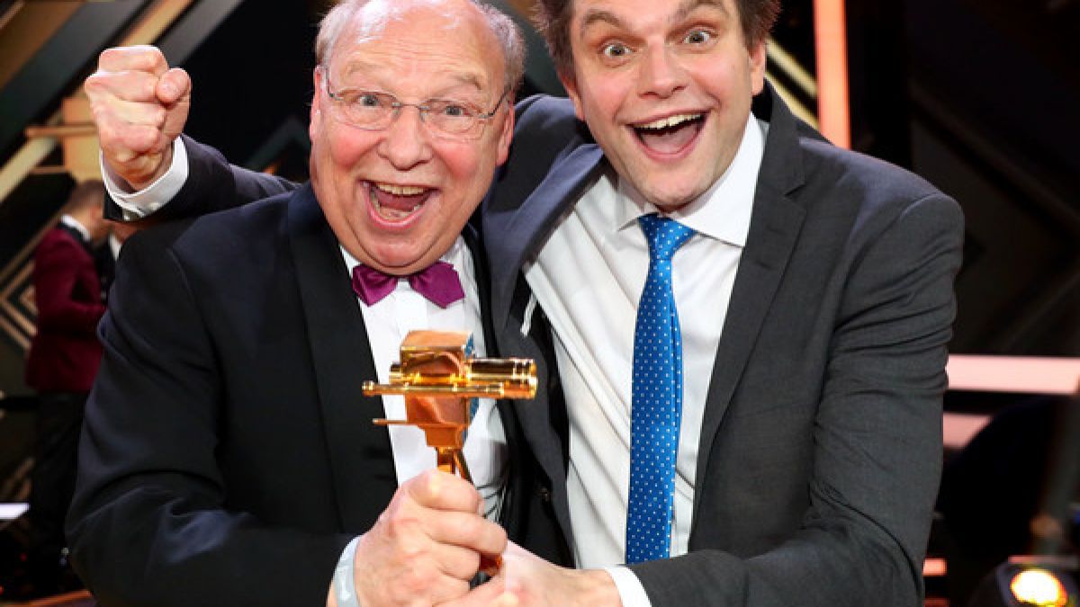 Die Comedians Hans-Joachim Heist (l) und Lutz van der Horst gehören zur Stammbesetzung der ZDF-"heute-show". (Foto)