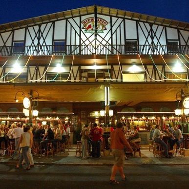 Skandal am Ballermann! Security schlägt Touristen bewusstlos Skandal am Ballermann! Security schlägt Touristen bewusstlos (Foto)