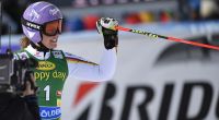 Viktoria Rebensburg ist mit einem Sieg im Riesenslalom in den Olympia-Winter gestartet.