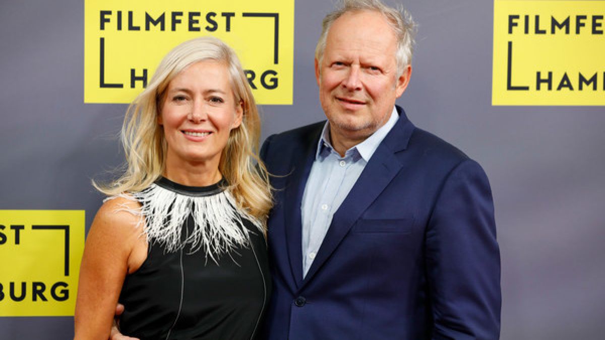 Axel Milberg und seine Frau Judith 2017 bei der Deutschlandpremiere von "Tatort: Borowski und das Land zwischen den Meeren" während des Filmfests Hamburg. (Foto)