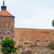 Burg Friedland in Brandenburg ist über 700 Jahre alt.