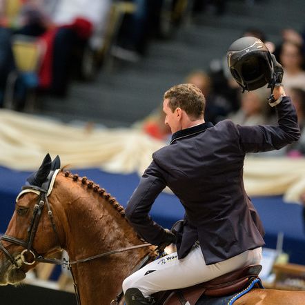 Ergebnisse: Springreiterin Blum gewinnt Master in Stuttgart Ergebnisse: Springreiterin Blum gewinnt Master in Stuttgart (Foto)