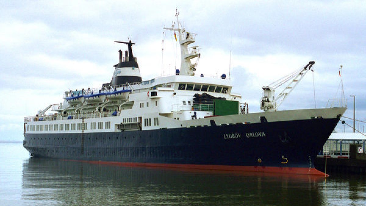 Vom ehemaligen russischen Kreuzfahrtschiff "MV Lyubov Orlova" fehlt jede Spur, seitdem sich das Schiff Anfang 2013 im Atlantik von einem Schlepper löste und verschwand. (Foto)