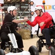 Im Rahmen des RTL-Spendenmarathon 2017 startet Joey Kelly (l.) die 24-Stunden-Kettcar-Challenge. Im Rahmen des RTL-Spendenmarathon 2017 startet Joey Kelly (l.) die 24-Stunden-Kettcar-Challenge.