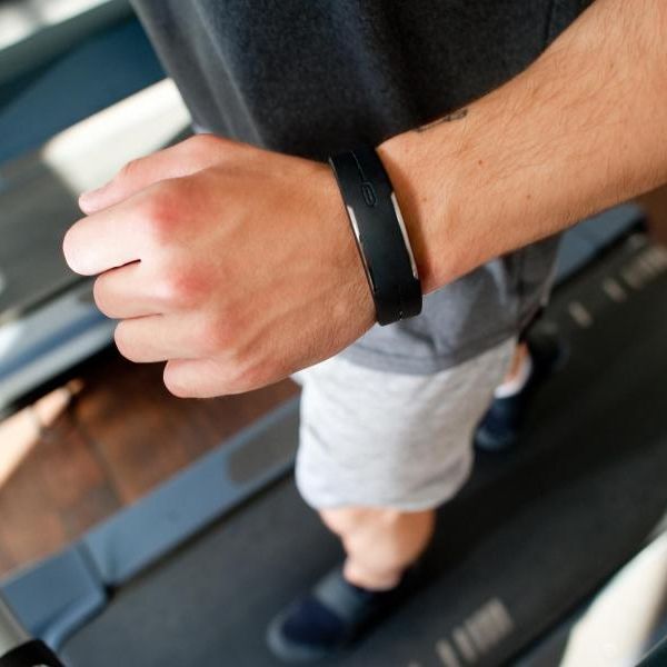 Fitnessarmbänder im Test! HIER schneiden Wearables richtig mies ab Fitnessarmbänder im Test! HIER schneiden Wearables richtig mies ab (Foto)