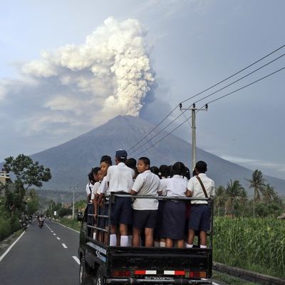 Vulkan-Ausbruch auf Bali: Flughafen nimmt Betrieb wieder auf Vulkan-Ausbruch auf Bali: Flughafen nimmt Betrieb wieder auf (Foto)