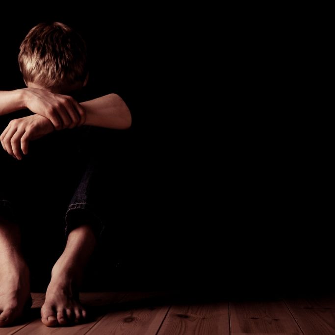 13-Jähriger verführt! Peinigerin in Missbrauchsopfer verliebt