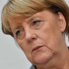 Umfrageklatsche für Merkel // Schiffsunglück in Duisburg // Mord bei Pop-Star Umfrageklatsche für Merkel // Schiffsunglück in Duisburg // Mord bei Pop-Star (Foto)