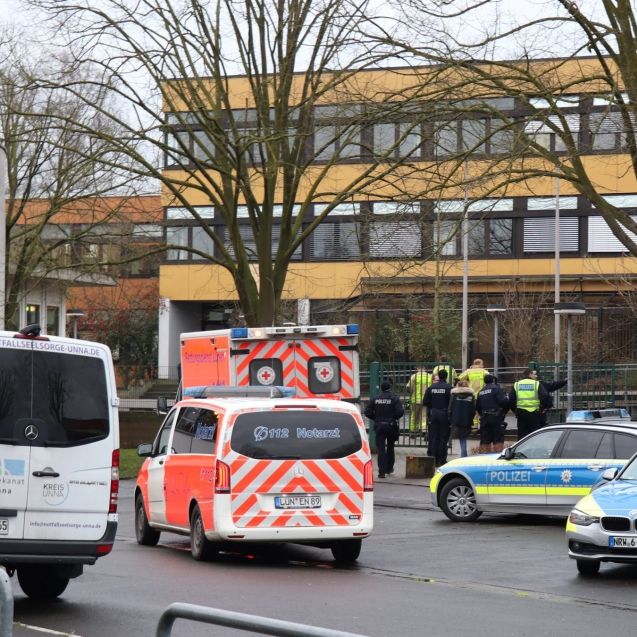 Junge (15) ersticht Mitschüler (14) - Haftbefehl wegen Mordes? Junge (15) ersticht Mitschüler (14) - Haftbefehl wegen Mordes? (Foto)
