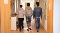 Minderjährige Flüchtlinge in Schweden von Helferinnen missbraucht.